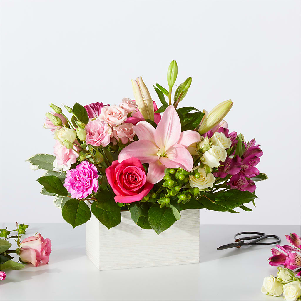 Sweetberry Box – A Florist Original – The Country Florist, Armour SD