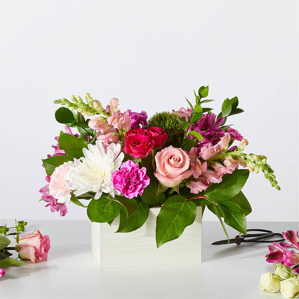 Sweetberry Box – A Florist Original –  The Country Florist, Armour SD